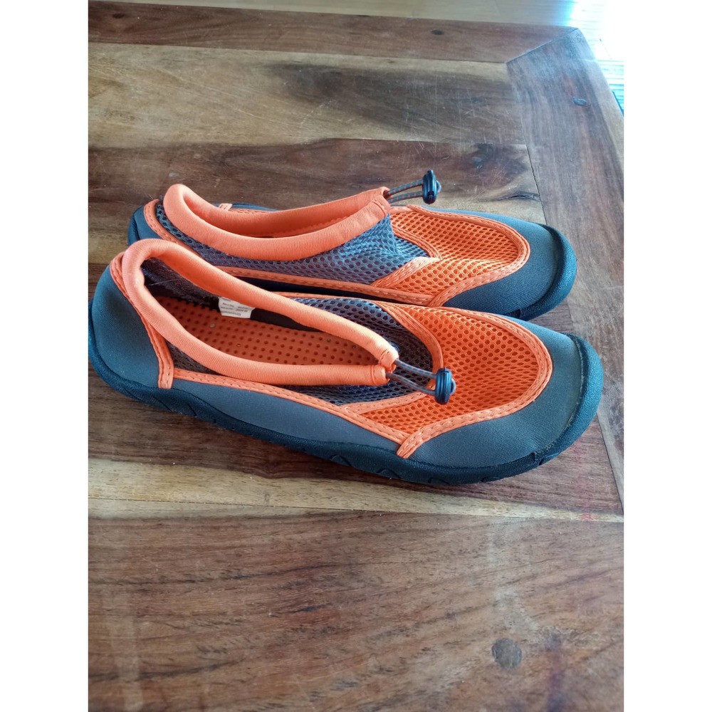 Kids water shoes Size US 4-5